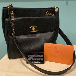 A hard to find Chanel black bag🦄🦄🦄
